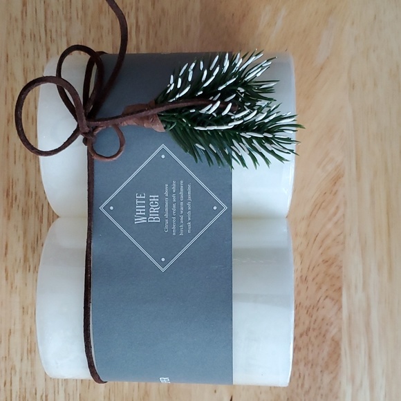 Bloom & Prosper Set of 2 White Birch Candles New - Picture 5 of 7